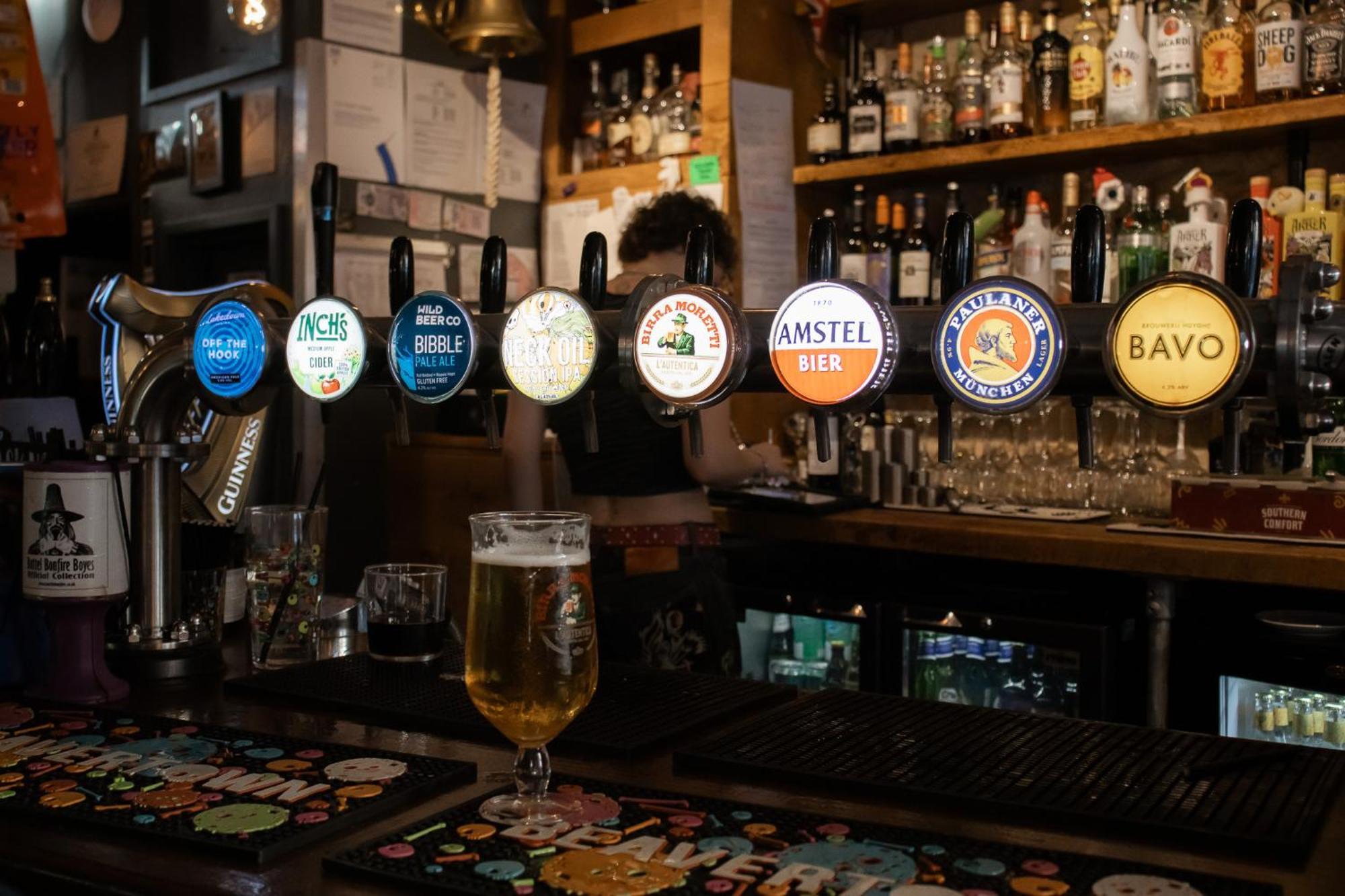 The Bull Hotel Батъл Екстериор снимка